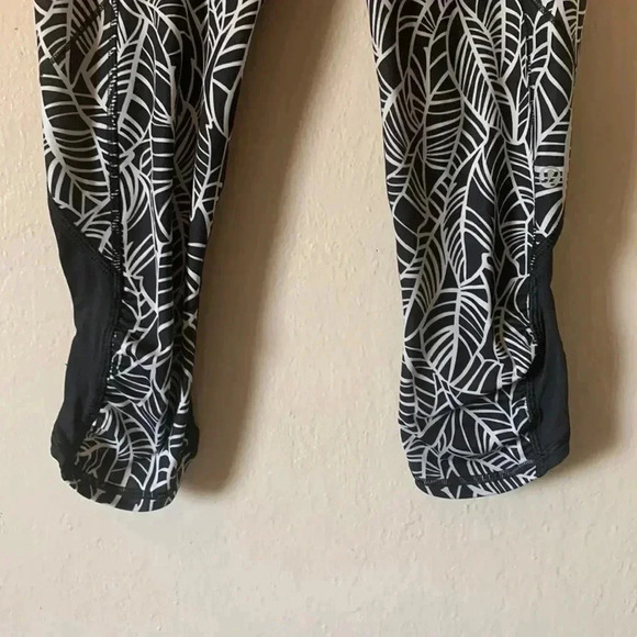 Lululemon Run A Marathon Crop II size 4 - Picture 4 of 9